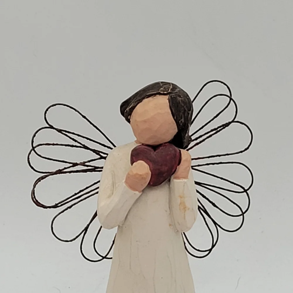 Willow Tree 5โ Angel of the Heart - Picture 2 of 13